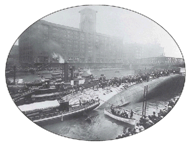 Eastland in the Chicago river